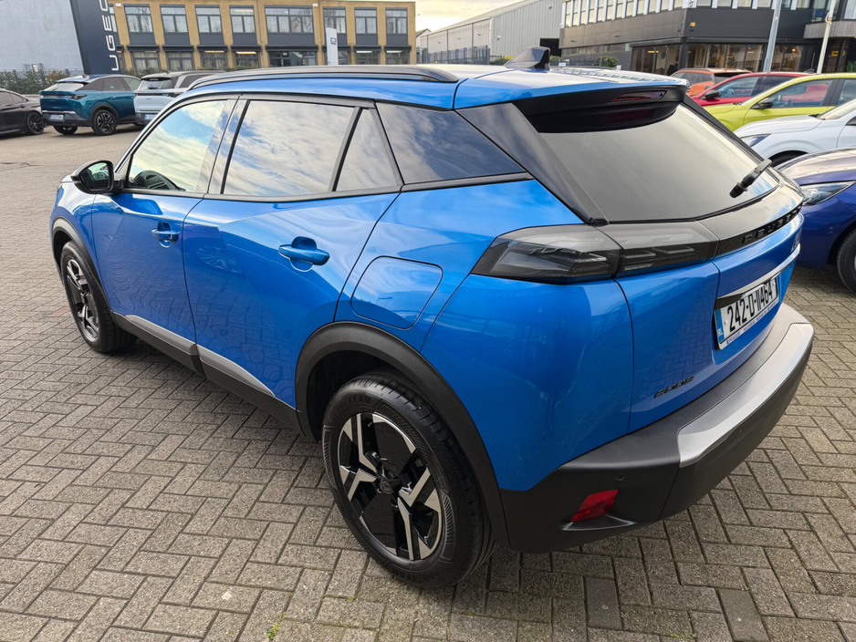 2024 Peugeot 2008 - image 4