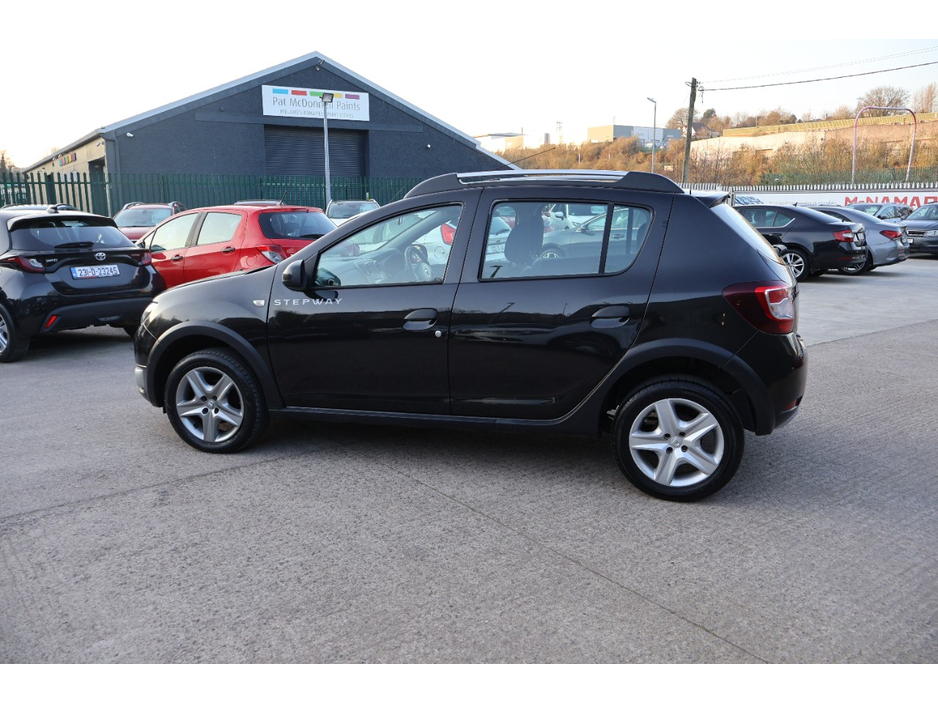 2016 Dacia Sandero - image 6