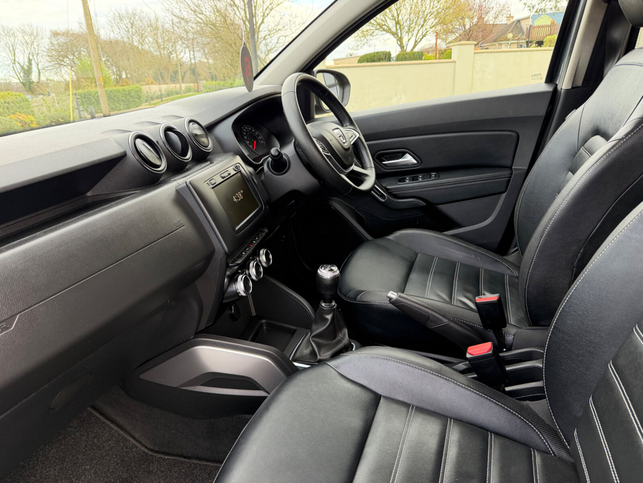 2019 Dacia Duster - image 16