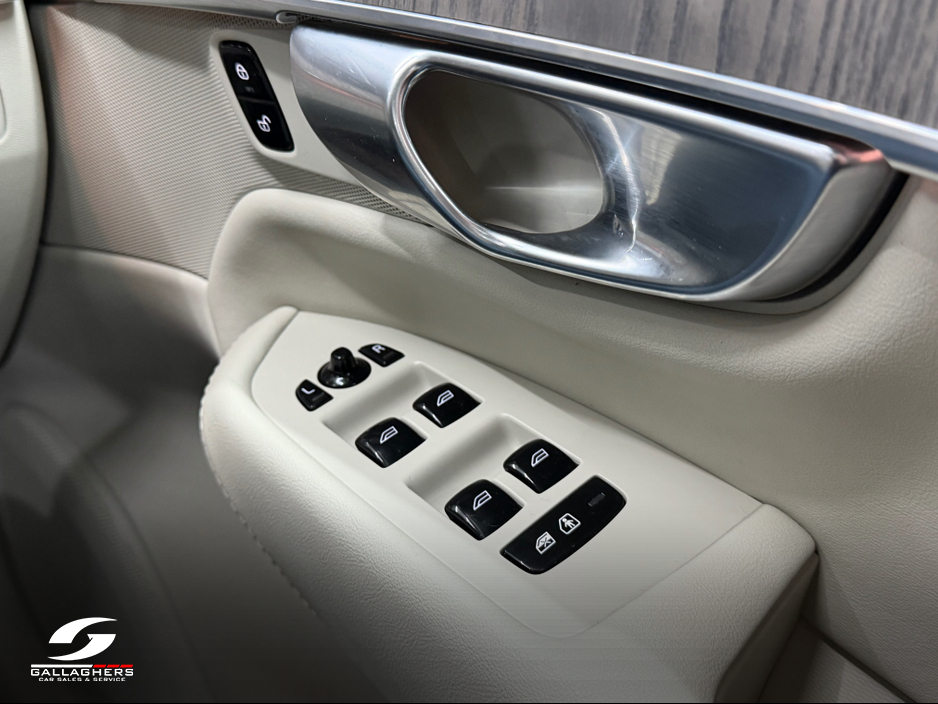 2023 Volvo XC90 - image 28