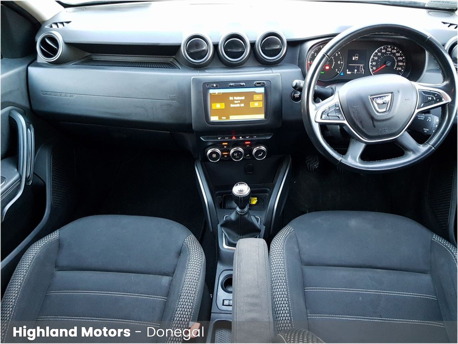 2020 Dacia Duster - image 2