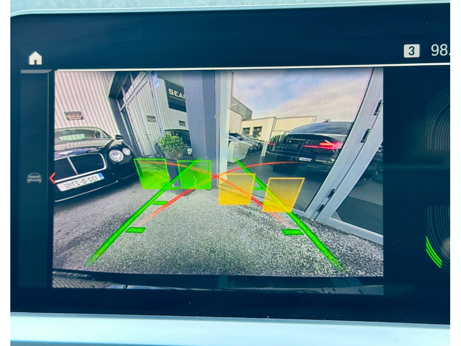 2019 BMW 3 Series - image 19