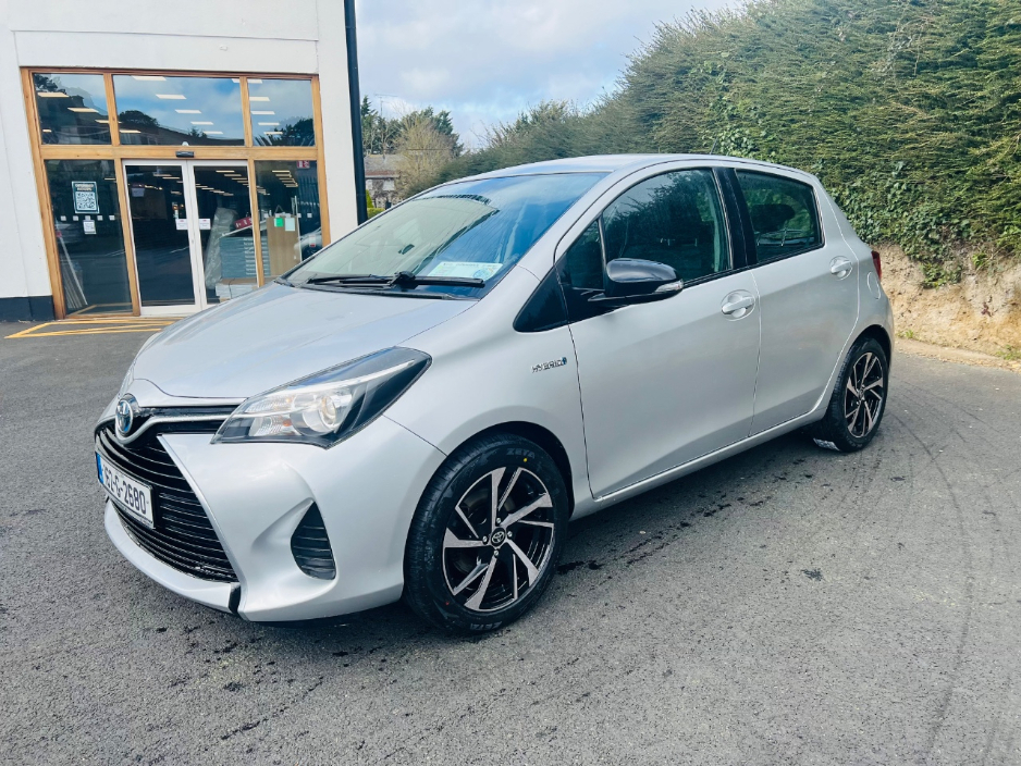 2016 Toyota Yaris - image 6