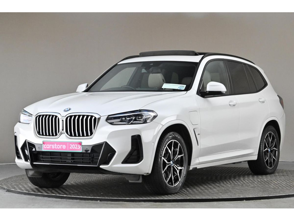 2023 BMW X3 - image 3