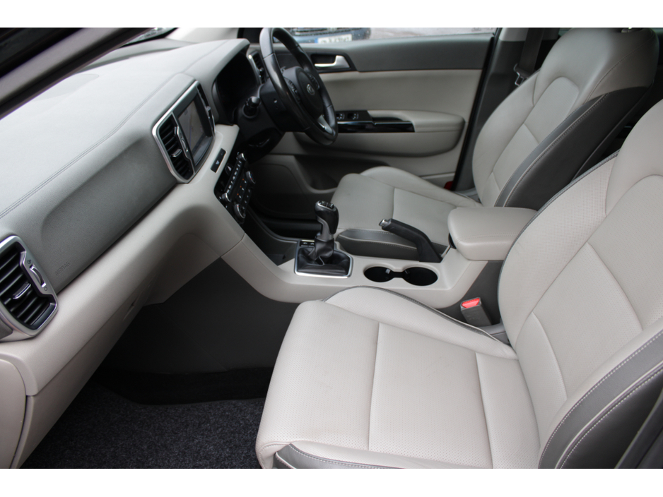 2017 Kia Sportage 1.7CRDI PLATINUM 5DR ESTATE // ONLY 100,000 KMS // IMMACULATE CONDITION THROUGH OUT // BUY WITH CONFIDENCE AA AND SIMI APPROVED DEALER 2026 // FINANCE ARRANGED //TRADE INS WELCOME // €14,950