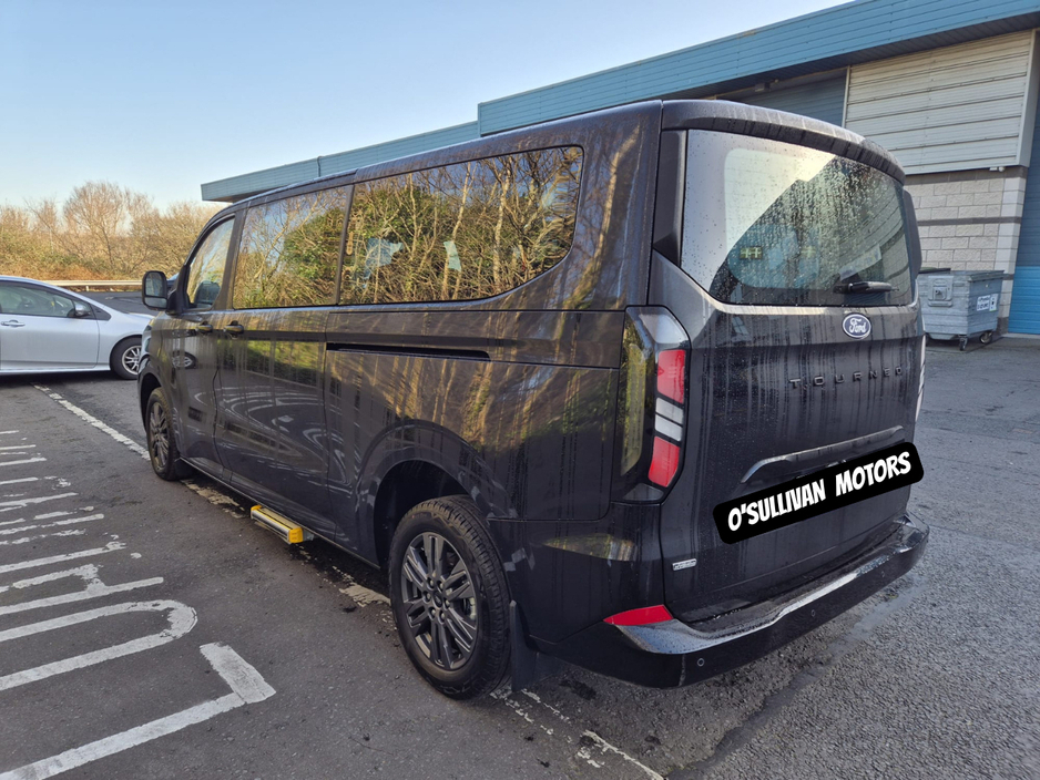 2026 Ford Tourneo Custom - image 10
