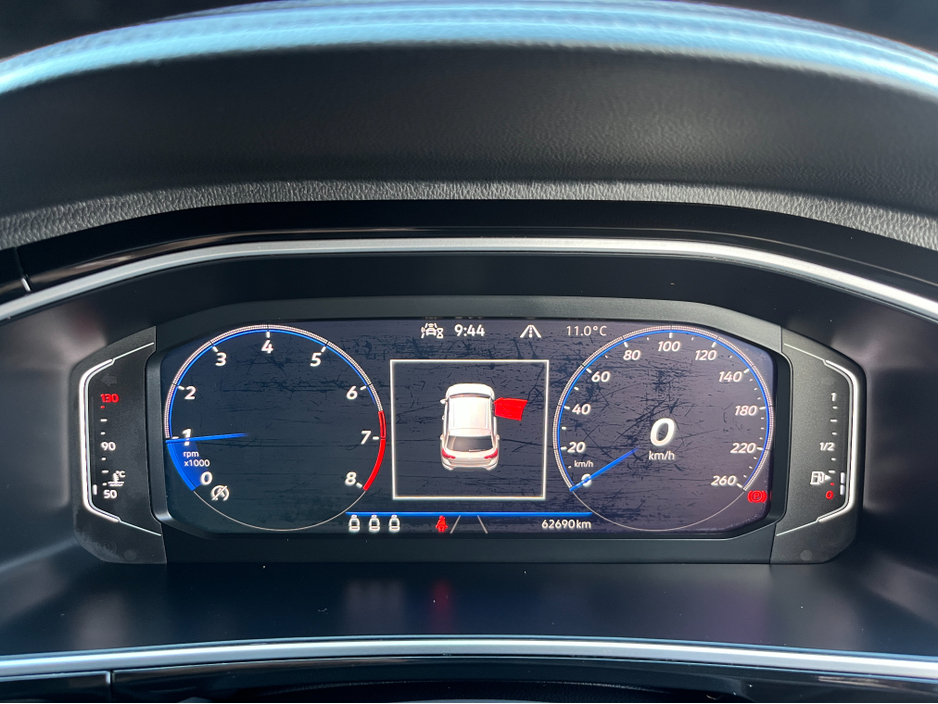 2024 Volkswagen T-Roc - image 24