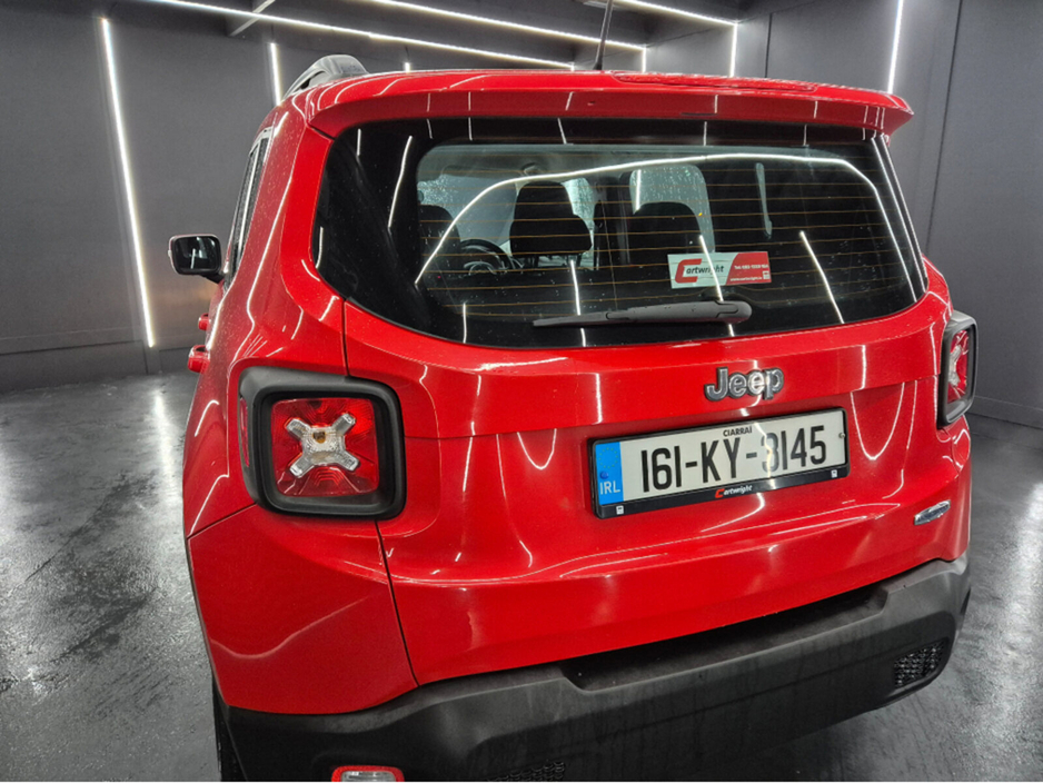 2016 Jeep Renegade - image 19