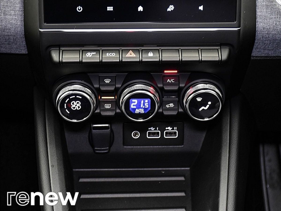 2025 Renault Clio - image 23