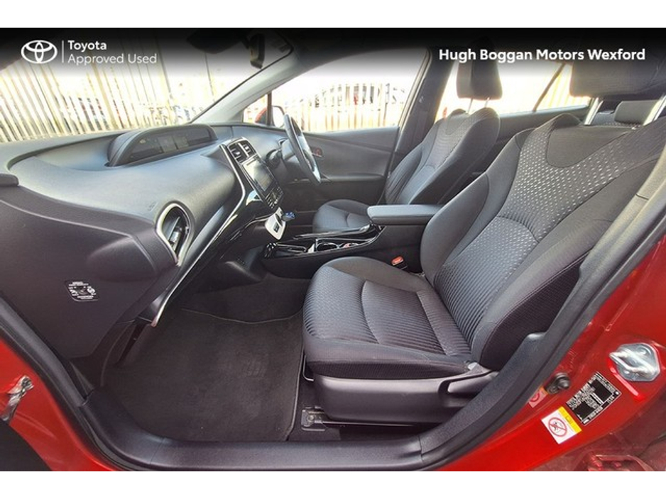 2017 Toyota Prius - image 6