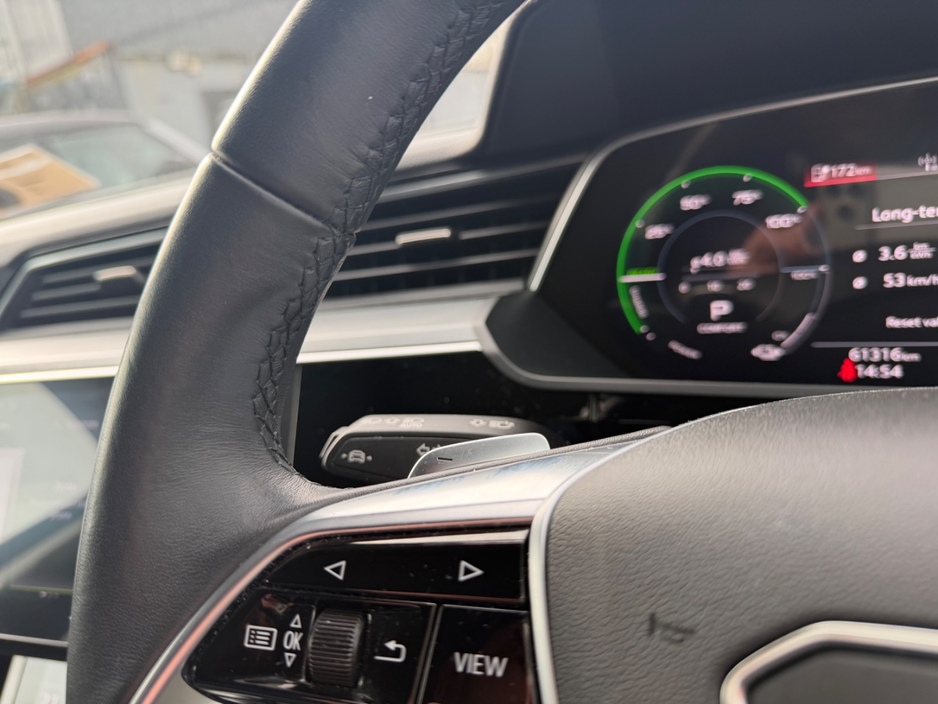 2022 Audi e-tron - image 19