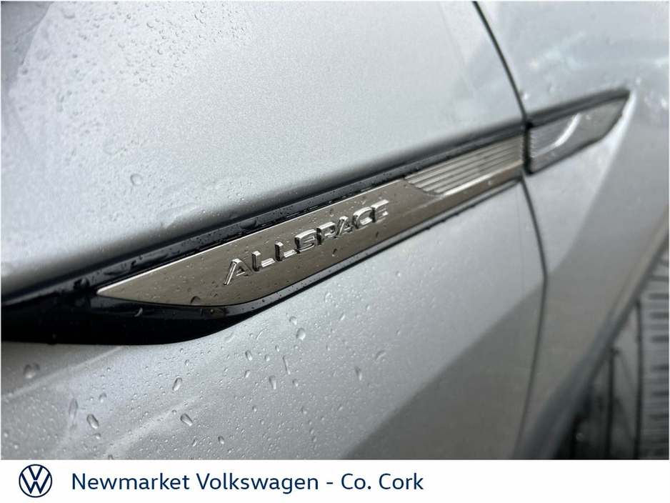 2024 Volkswagen Tiguan Allspace - image 9