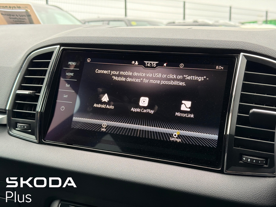 2022 Skoda Karoq - image 14