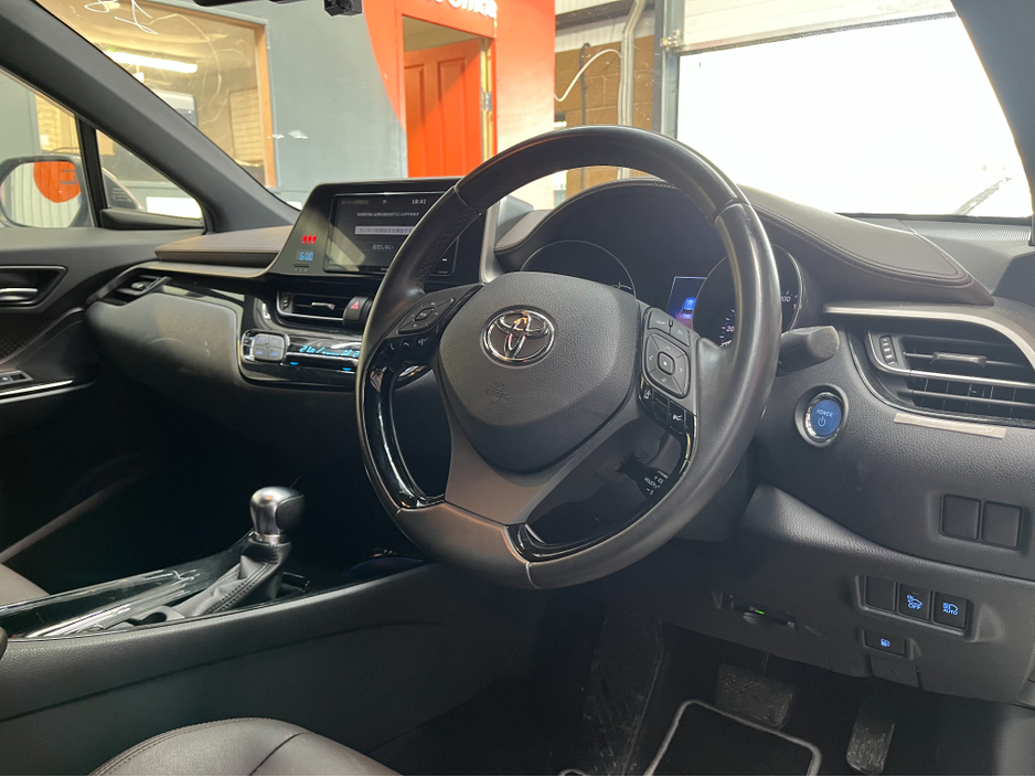 2018 Toyota C-HR - image 9