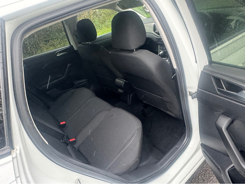 2020 Volkswagen Polo - image 8