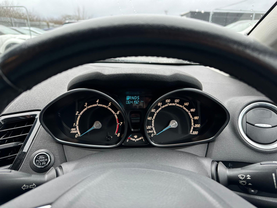 2016 Ford Fiesta - image 17