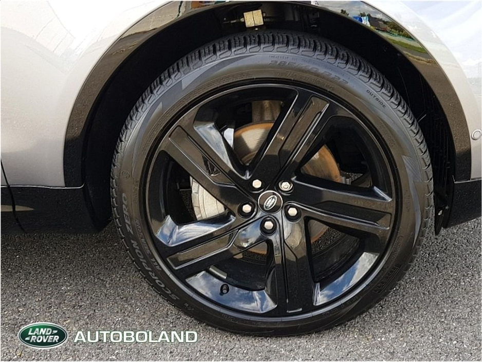 2023 Land Rover Discovery - image 11