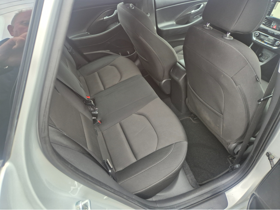 2017 Hyundai i30 SE NAV BLUE DRIVE 110 5DR 110PS €11,750