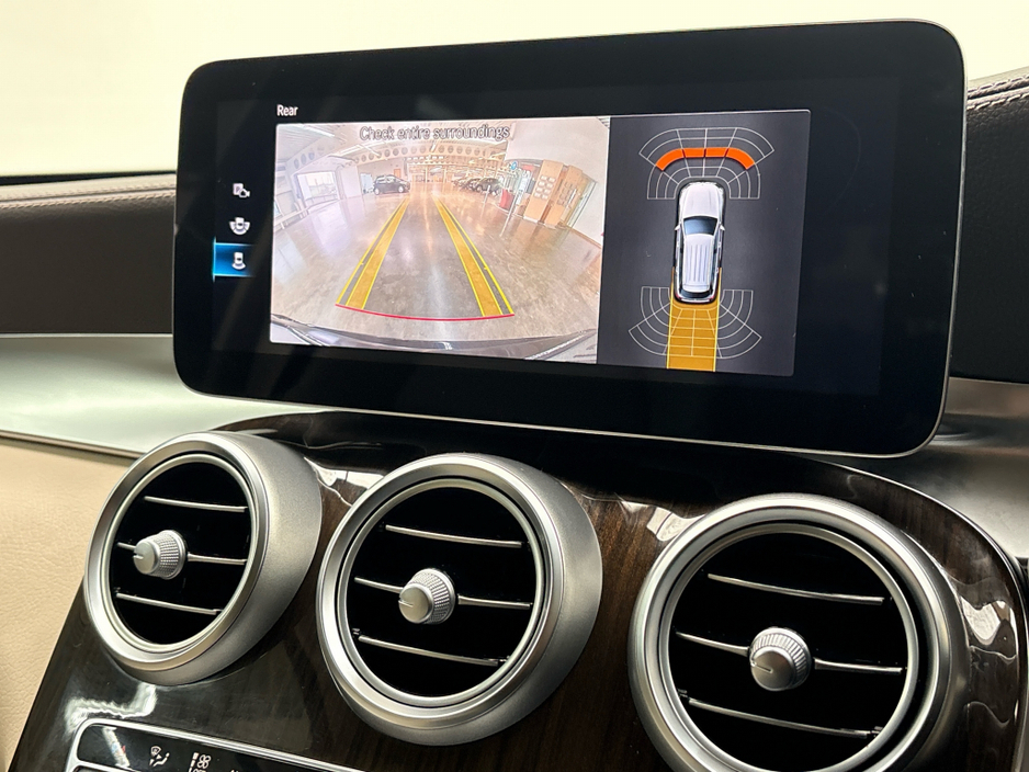 2022 Mercedes-Benz GLC Class - image 12