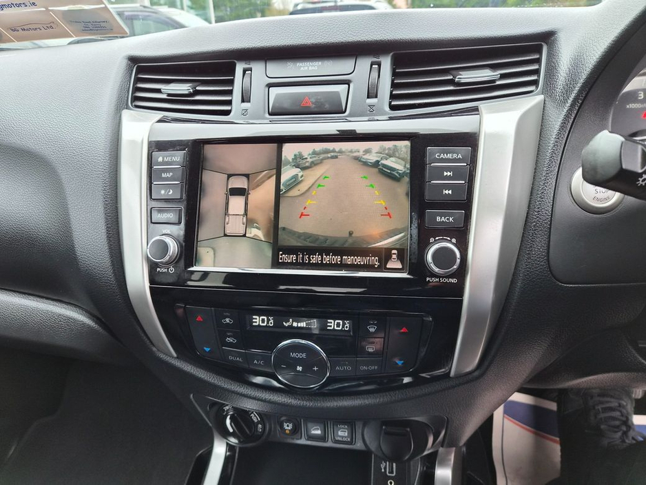 2021 Nissan Navara - image 8