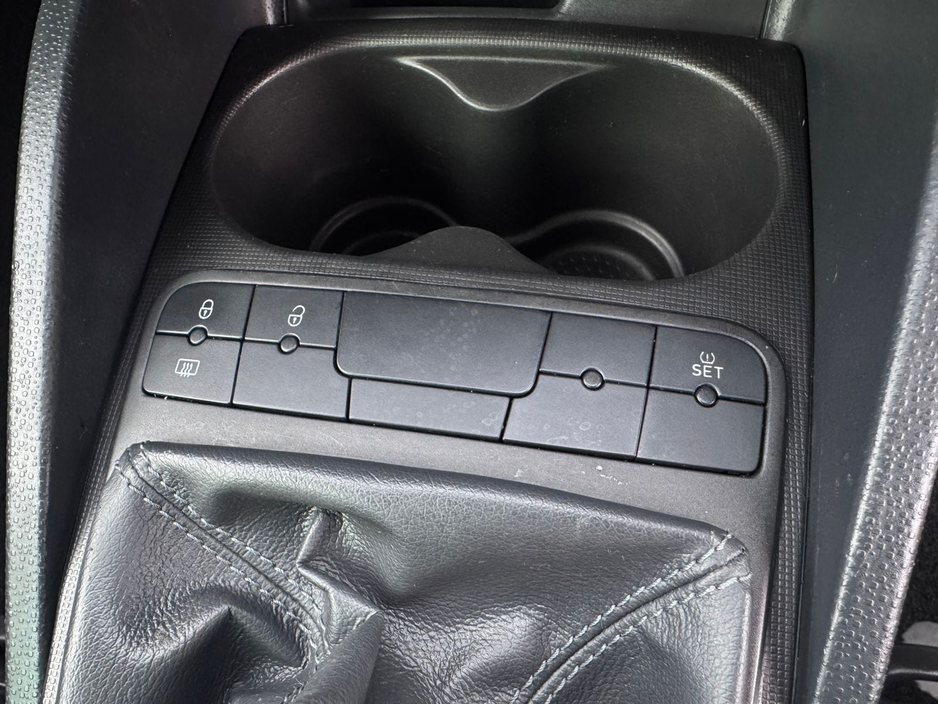 2015 SEAT Ibiza 5DR 1.2 70HP SPORT 4DR €8,950