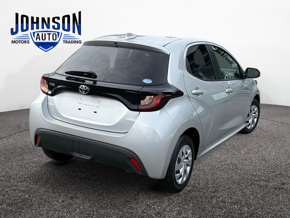 2020 Toyota Yaris - image 7