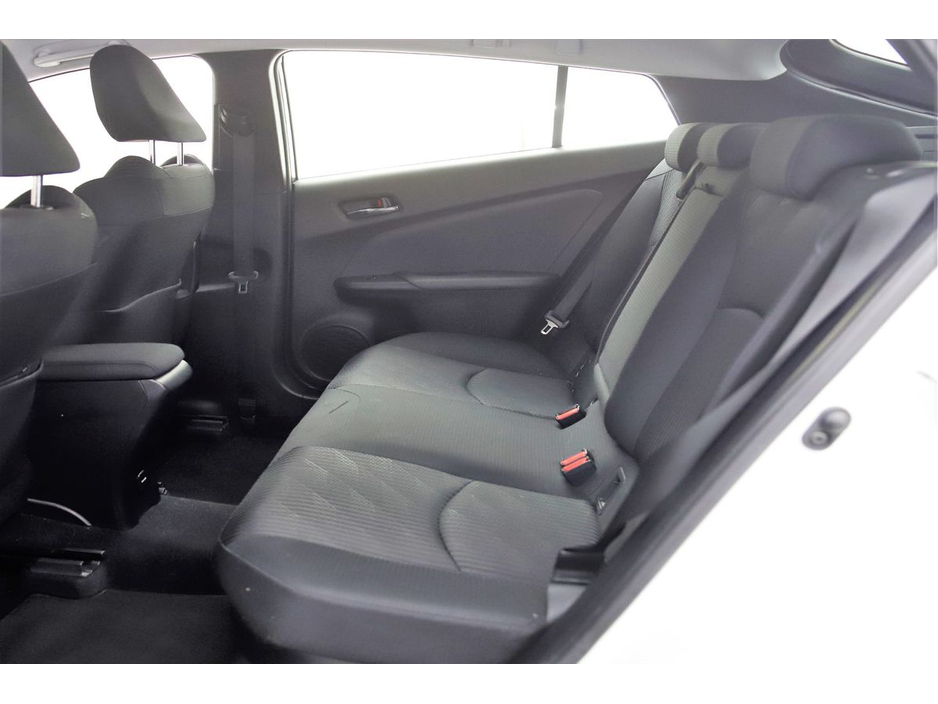 2020 Toyota Prius - image 16