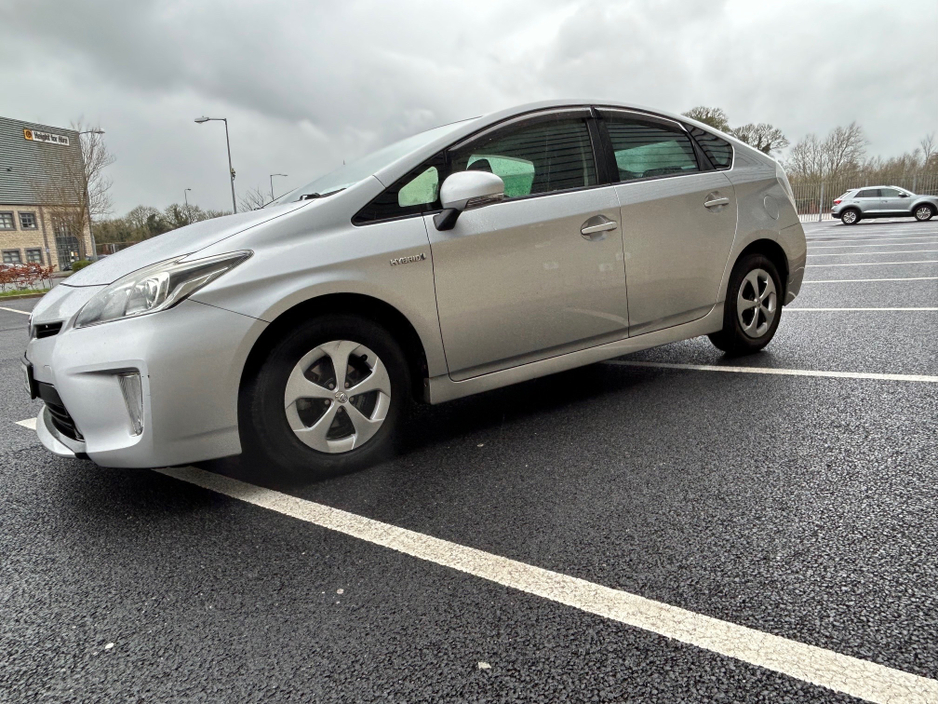 2014 Toyota Prius - image 5