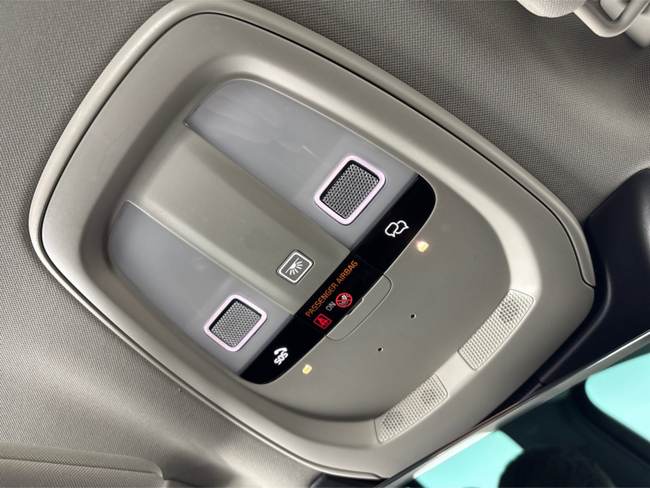 2022 Volvo XC90 2.0 T8**7 SEATER**BLACK LEATHER INTERIOR**FRONT HEATED ELECTRIC MEMORY SEATS**HEATED MULTIFUNCTIONAL STEERING WHEEL**TOUCH SCREEN DIGITAL MEDIA DISPLAY**REVERSE CAMERA*KEYLESS START*ELECTRIC TAILGATE* €53,995