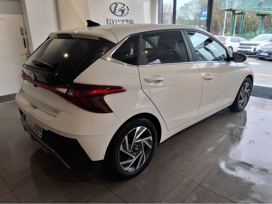 2024 Hyundai i20 - image 2