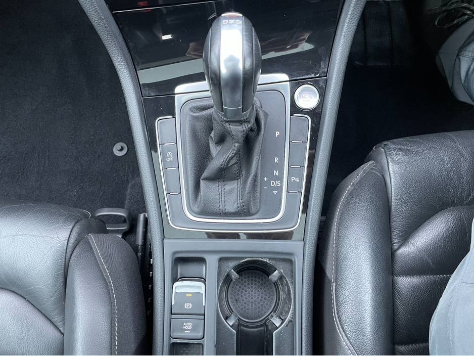 2017 Volkswagen Golf - image 18
