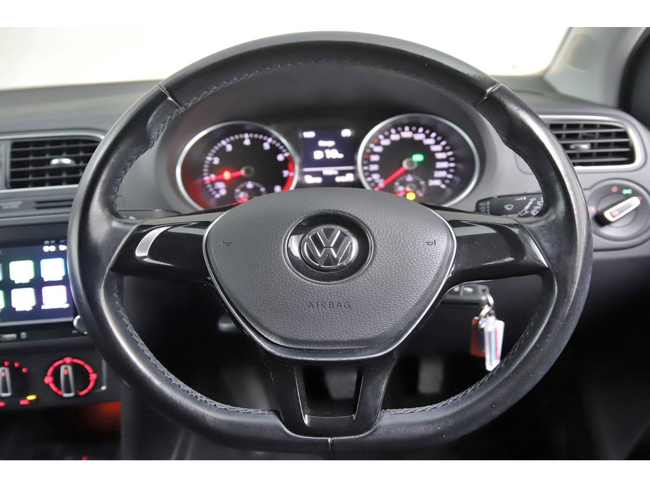 2017 Volkswagen Polo - image 17