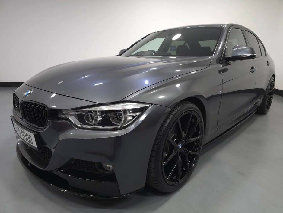 2017 BMW 3 Series - image 9