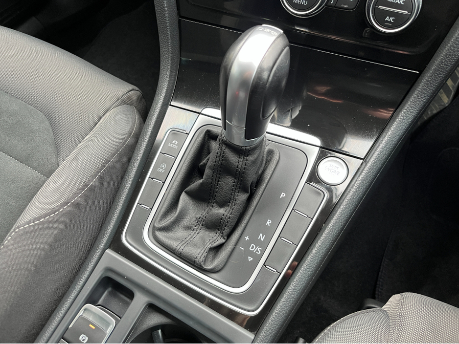 2019 Volkswagen Golf - image 17