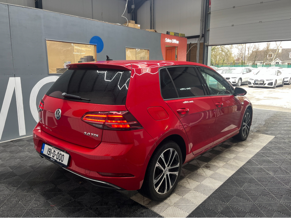 2019 Volkswagen Golf - image 2