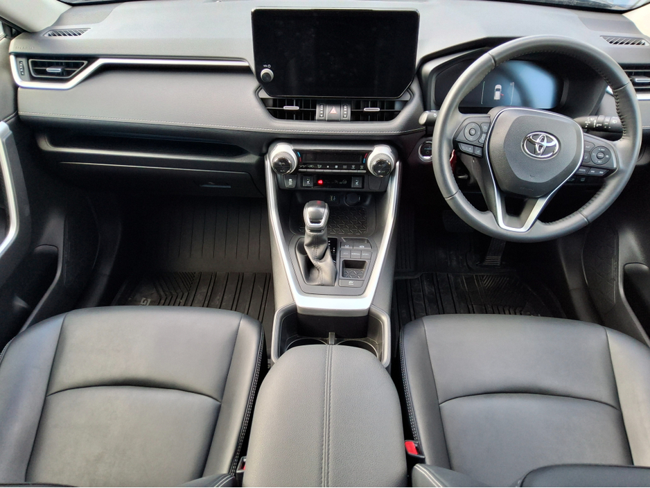 2023 Toyota Rav4 - image 9