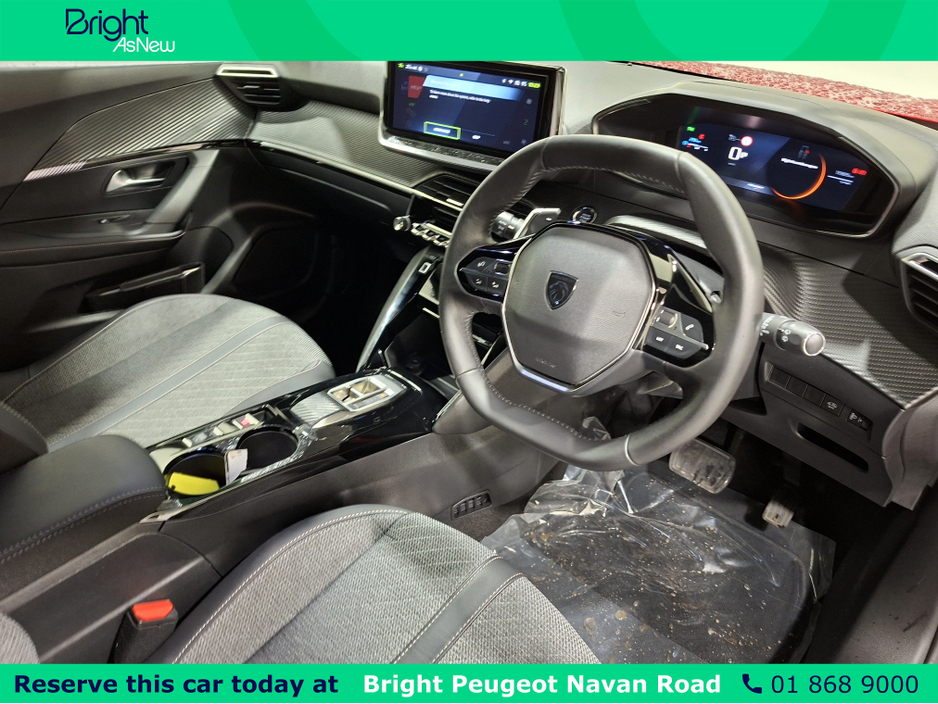 2024 Peugeot 2008 ALLURE 1.2 HYBRID 136 €29,950