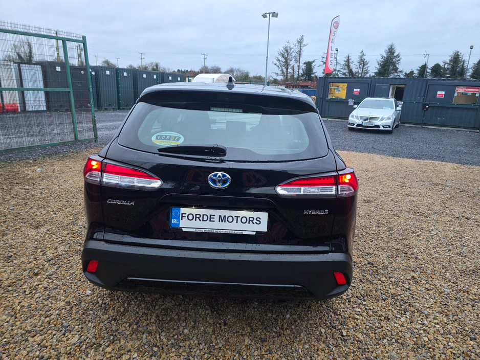 2023 Toyota Corolla Cross 1.8 Hybrid Luna €29,950