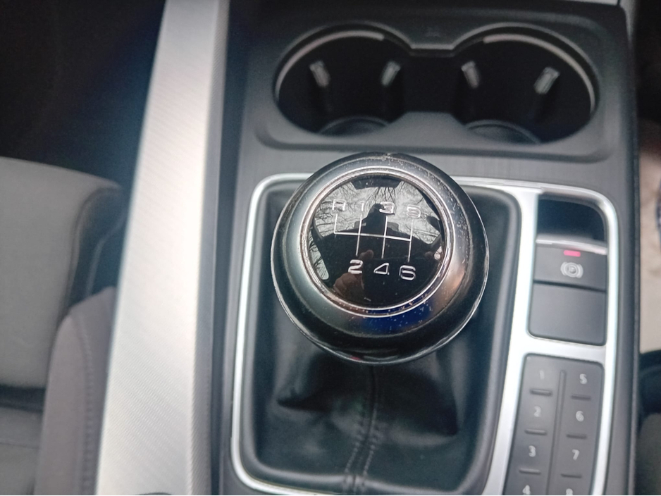 2016 Audi A4 - image 25