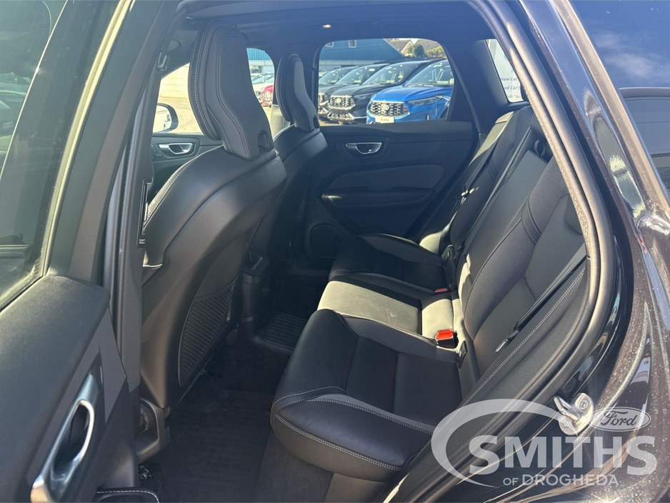 2024 Volvo XC60 - image 7