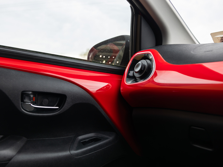 2017 Toyota Aygo - image 16