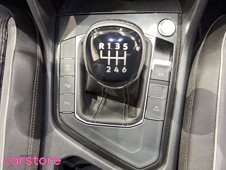 2023 Volkswagen Tiguan - image 16