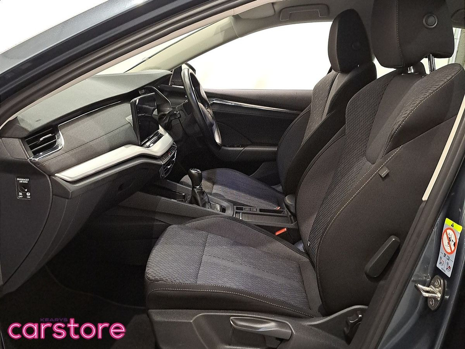 2021 Skoda Octavia - image 9