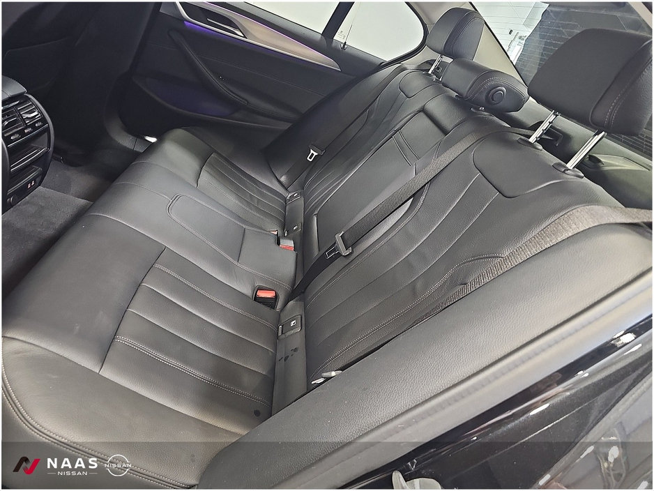 2019 BMW 5 Series - image 10