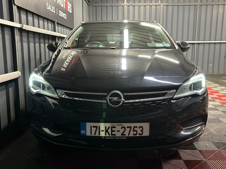 2017 Opel Astra - image 5