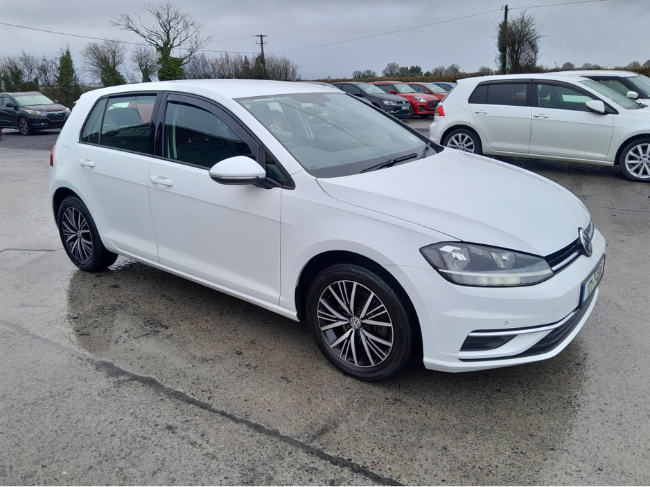 2017 Volkswagen Golf - image 2