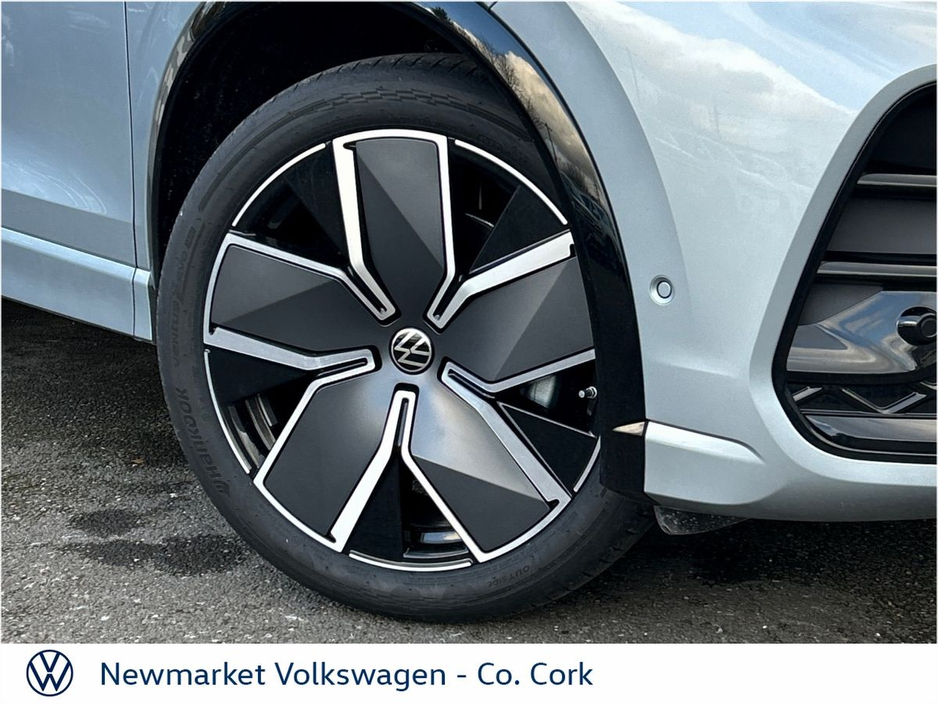 2026 Volkswagen Tiguan - image 2