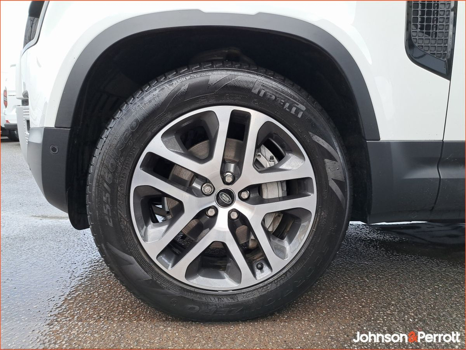 2025 Land Rover Defender 110 PHEV 300 As New €92,950