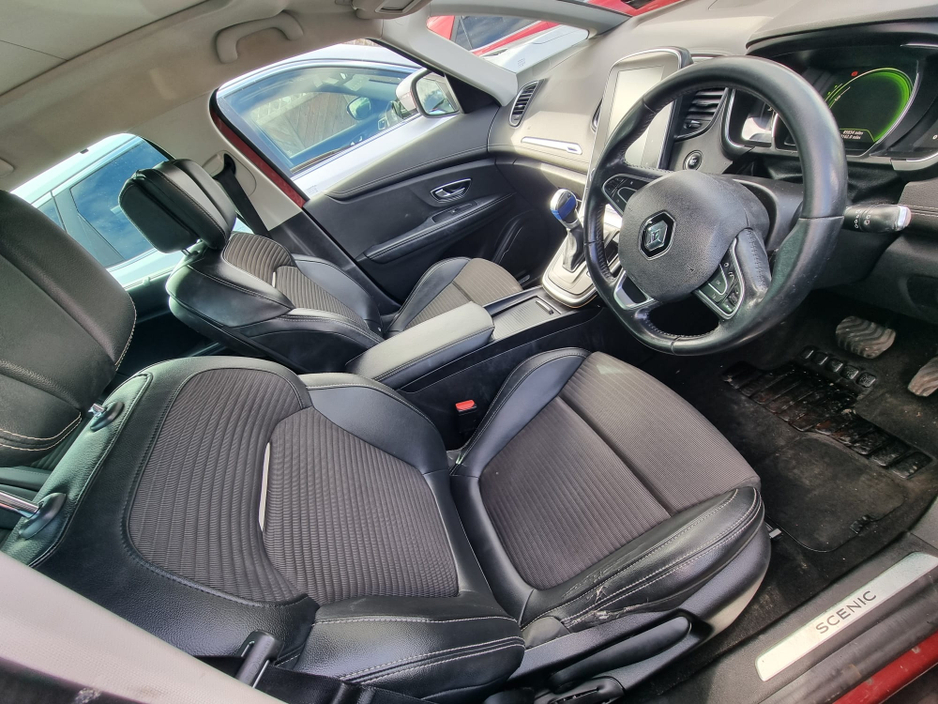 2017 Renault Grand Scenic - image 20