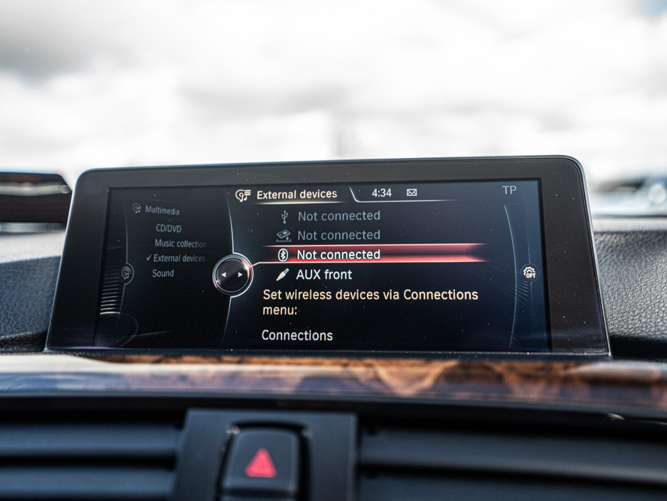 2014 BMW 3 Series - image 25